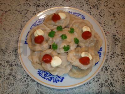 Koldūnai su vištienos skrandžių faršu pagrindine nuotrauka