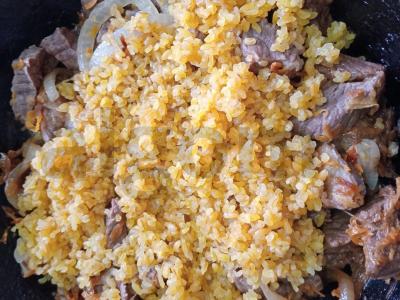 Bulguro plovas su jautiena, čili pipirais ir česnaku Žingsnis 6