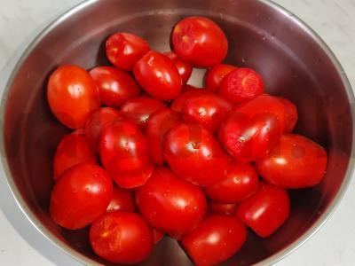 Pomidorų ruošinys žiemai Žingsnis 1