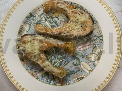 Lašišos steikai su olandišku sūriu pagrindine nuotrauka