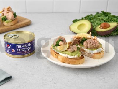 Bagetas su menkės kepenimis pagrindine nuotrauka