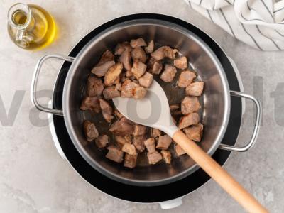 Moliūgų sriuba su kiauliena ir bulvėmis Žingsnis 1