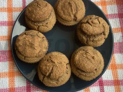 Žalios grikių keksiukai su kerobu pagrindine nuotrauka