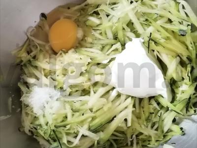 Cukinijų blynai su avižomis ant grotelių Žingsnis 2