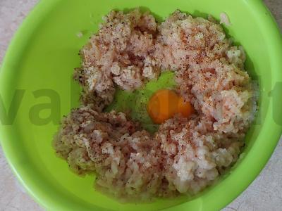 Vištienos kotletai grietinės ir garstyčių padaže Žingsnis 2