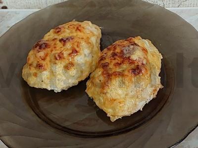 Vištienos kotletai grietinės ir garstyčių padaže pagrindine nuotrauka