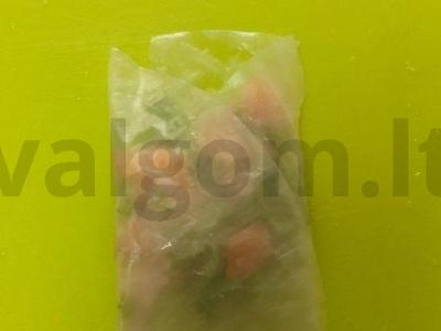 Užkandis ryžių popieriuje su raudona žuvimi Žingsnis 5