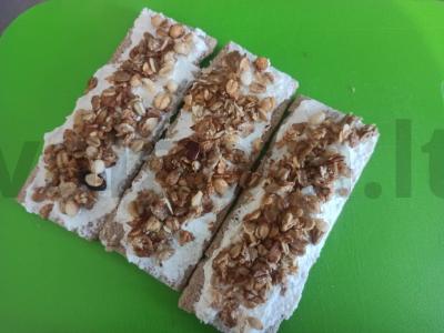 Saldūs duonos kepiniai su varške ir muesli Žingsnis 3