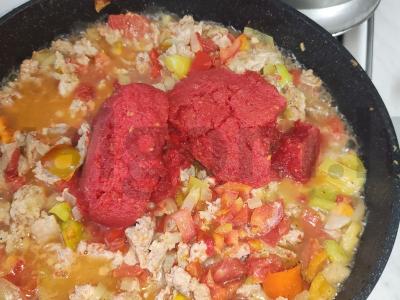 Makaronai su mėsos faršu ir paprikomis Žingsnis 6