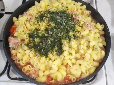 Makaronai su mėsos faršu ir paprikomis Žingsnis 7