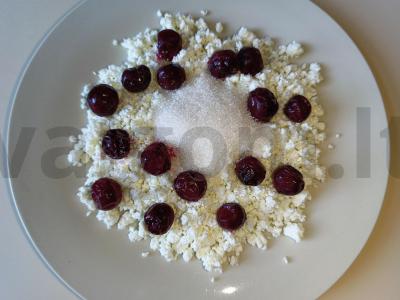 Trikampiai su varškės ir vyšnių įdaru Žingsnis 2