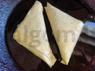 Trikampiai su varškės ir vyšnių įdaru Žingsnis 4