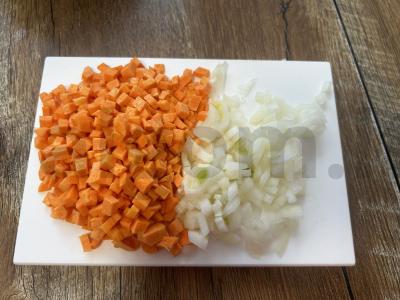 Grietinėlės sriuba su meatballs ir Briuselio kopūstais Žingsnis 1