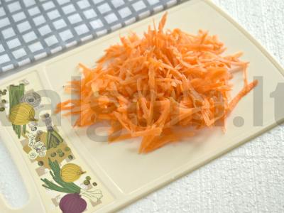 Vištienos, morkų ir žirnių salotos Žingsnis 2