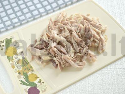 Vištienos, morkų ir žirnių salotos Žingsnis 3