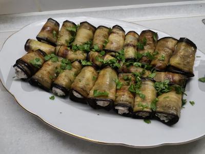 Baklažanų ritinėliai su varške pagrindine nuotrauka