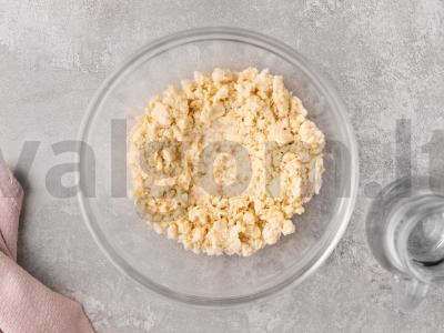 Galetė su spanguolėmis ir obuoliais Žingsnis 2