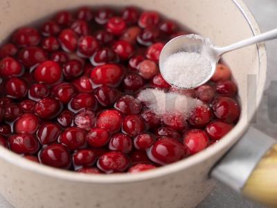 Galetė su spanguolėmis ir obuoliais Žingsnis 4