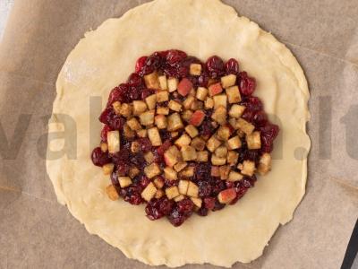 Galetė su spanguolėmis ir obuoliais Žingsnis 10