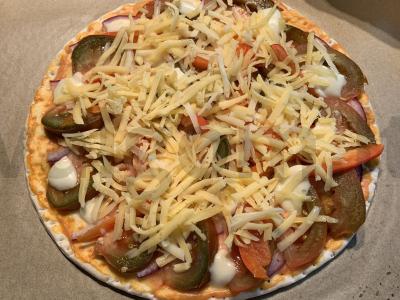 Pica su daržovėmis, mocarela ir sūriu Žingsnis 6