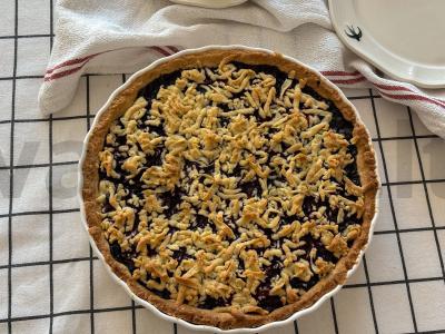 Trintas pyragas su mėlynėmis pagrindine nuotrauka