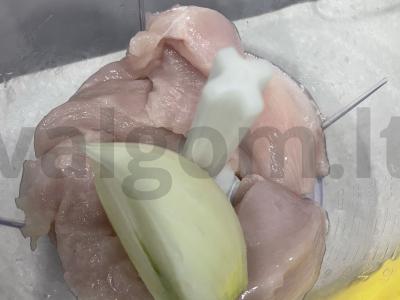 Vištienos kotletai su daržovių padažu Žingsnis 1