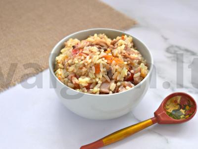 Ryžiai su vištiena ir daržovėmis pagrindine nuotrauka