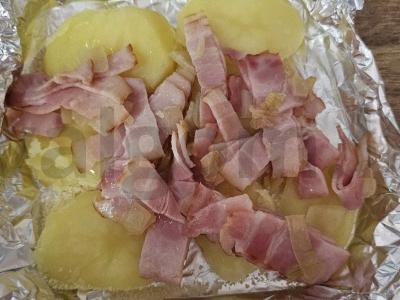 Tartiflette su bekonu, pabarstyta tarkuotu parmezanu Žingsnis 4
