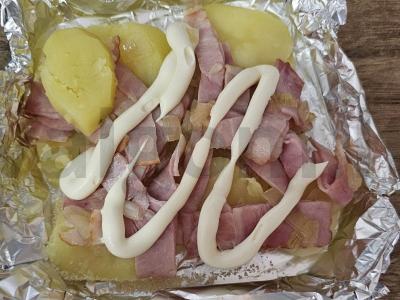 Tartiflette su bekonu, pabarstyta tarkuotu parmezanu Žingsnis 6