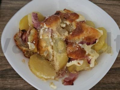 Tartiflette su bekonu, pabarstyta tarkuotu parmezanu pagrindine nuotrauka