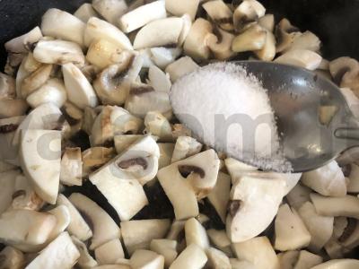 Vegetariškas salotas su grybais Žingsnis 2