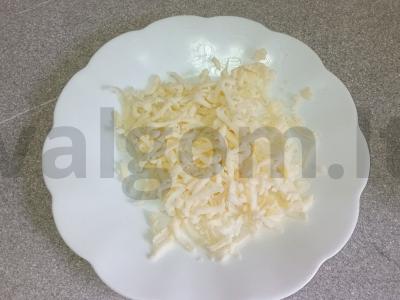 Sluoksniuotos tešlos pyragėliai su sūriu arbatai Žingsnis 2