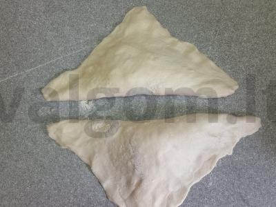 Sluoksniuotos tešlos pyragėliai su sūriu arbatai Žingsnis 4