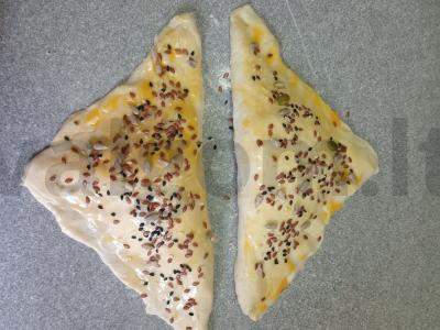 Sluoksniuotos tešlos pyragėliai su sūriu arbatai Žingsnis 6