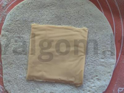 Sūrio valtinė su dešra pusryčiams Žingsnis 3