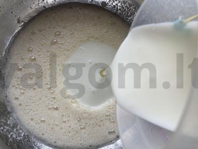 Šarlotė su kefyru Žingsnis 4