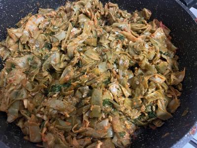 Žalioji pupelė pomidorų padaže su česnaku Žingsnis 4