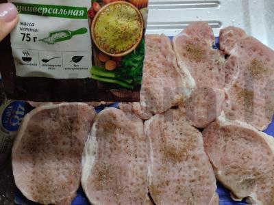 Kiaulienos eskalopas riešutų džiuvėsėliuose Žingsnis 2