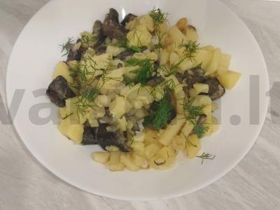 Keptas bulves su grybais pietums pagrindine nuotrauka