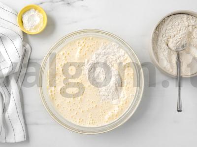 Paprastas pyragas su serbentais Žingsnis 2