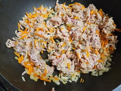 Makaronai grietinėlės padaže su faršu Žingsnis 2