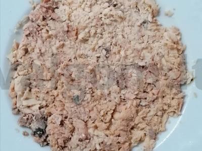 Salotos su konservuotomis žuvimis Žingsnis 2