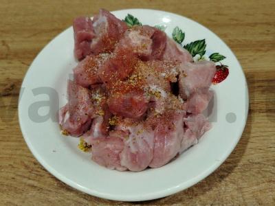 Puodukai su grybais ir mėsa vakarienei Žingsnis 1