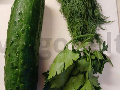 Avokadų ir pušies riešutų salotos Žingsnis 1