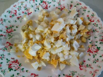 Žaliųjų žirnelių ir šviežio agurko salotas Žingsnis 2