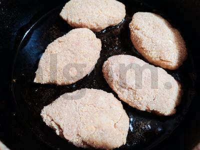 Kiaulienos kotletai su parmezanu Žingsnis 3