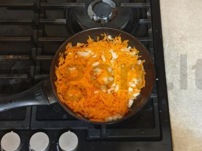 Kotletai su troškinta kopūstais padaže Žingsnis 4