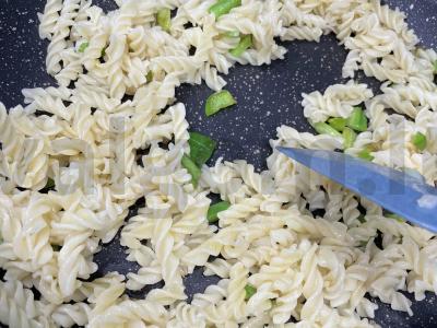 Makaronai „Spiralės“ su žaliu pipiru Žingsnis 7