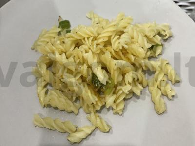 Makaronai „Spiralės“ su žaliu pipiru pagrindine nuotrauka