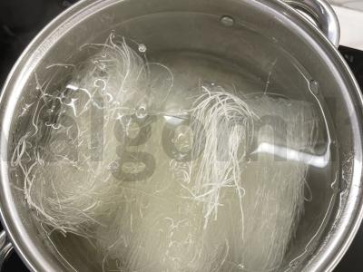 Funchosa su kalakutiena ir daržovėmis Žingsnis 3